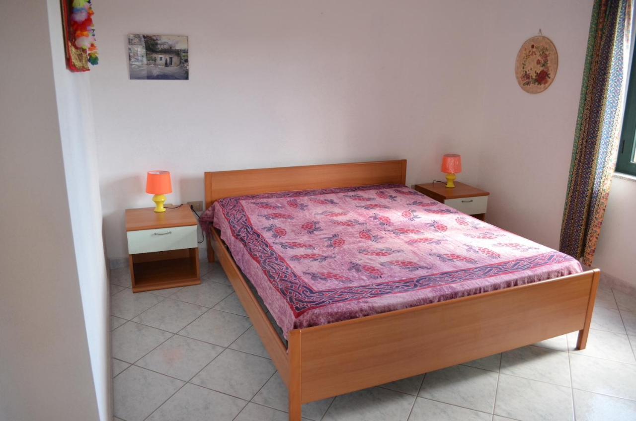 Iss Travel, La Padula - Apartments With Private Veranda And Parking San Teodoro  Kültér fotó