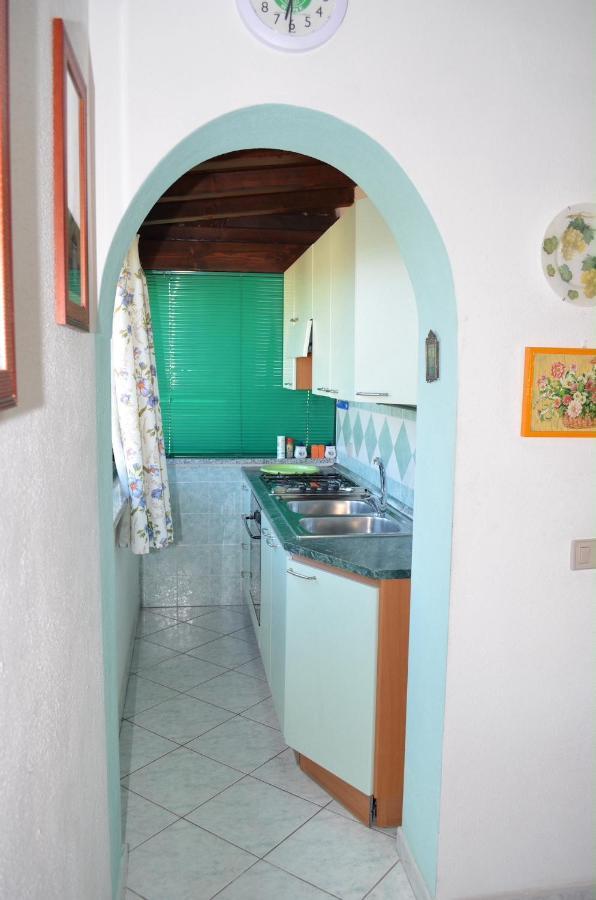 Iss Travel, La Padula - Apartments With Private Veranda And Parking San Teodoro  Kültér fotó