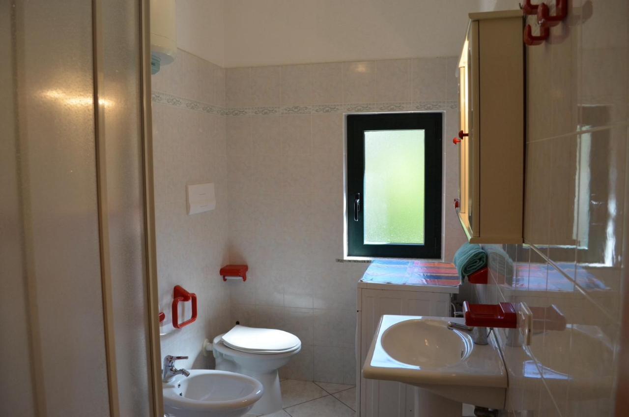 Iss Travel, La Padula - Apartments With Private Veranda And Parking San Teodoro  Kültér fotó